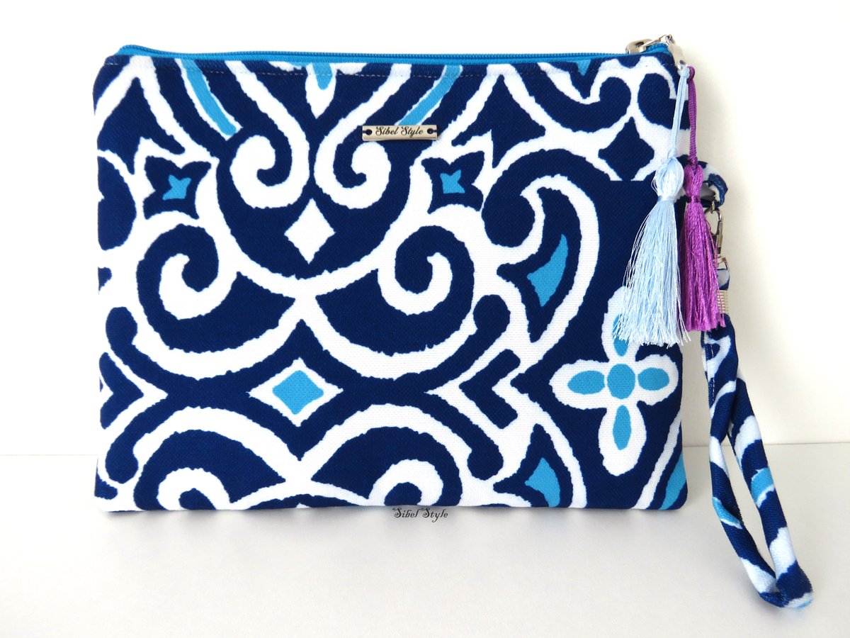 sibel_style's tweet image. Pochette de soirée pour femme. 
amazon.fr/Pochette-impri… 
.
.
#amazonfinds #amazonhandmade #sibelstyle #amazon