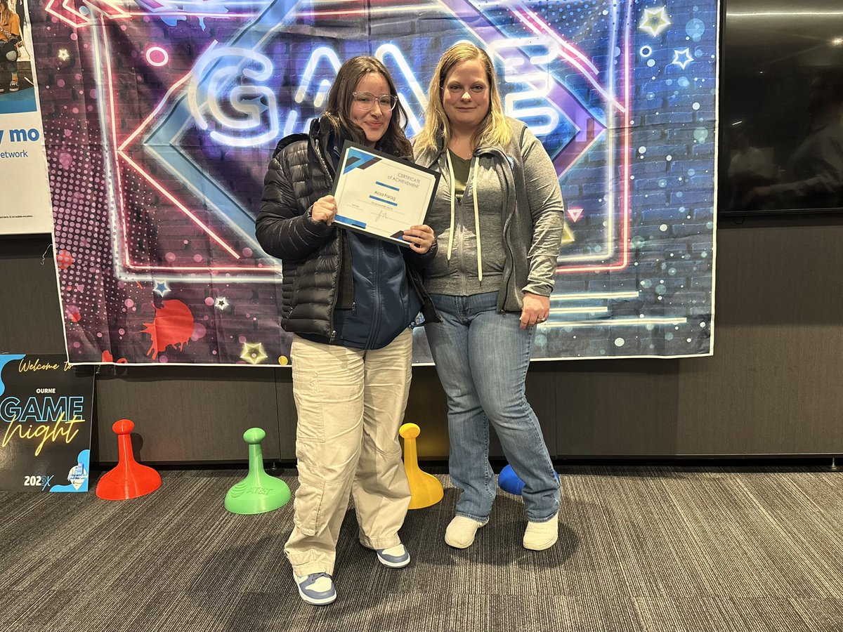 Couldn’t be more proud of our very own Alaa Farag for being the 2022 Q4 TOP OVERALL RSC in @JessRacine8’s area, AND for representing the Lynnfield store - where she learned to be one of the best! 💪🏻 @CalcagnoSteven @LillardDerick @emilywiper @TheRealOurNE