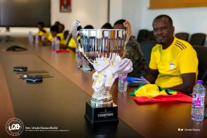 The Dansoman based Women's Premier League Club, Faith Ladies paid a courtesy call on me to formally inform me of their triumph in the Women's Premier Super Cup competition which was held in Tamale. 

The Club's CEO, Mr. Ebenezer Adotey conveyed the team's appreciation.