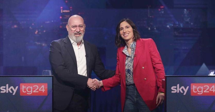 sole24ore's tweet photo. Bonaccini: il lavoro precario sia più costoso di quello stabile. Schlein: stop ai contratti a termine https://t.co/W3IAEXHKkb https://t.co/oQ5aTlkjfB