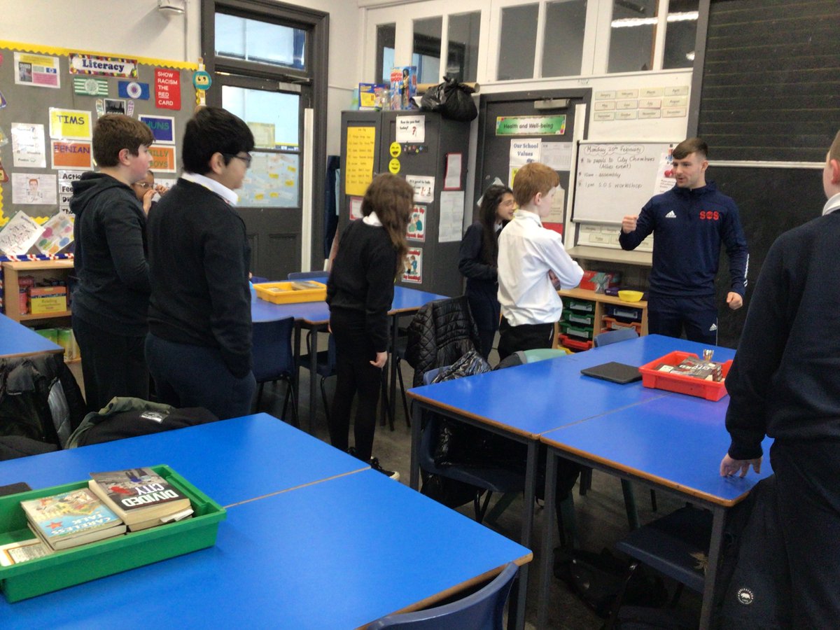 IbroxPrimaryP6T's tweet photo. A  busy  afternoon  @sos_glasgow 
#senseoversectarianism
#dividedcity https://t.co/Pl0jmfZYvK