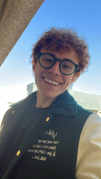 Hi Twitter I hope you’re having a good day ? https://t.co/dZccxYInCX