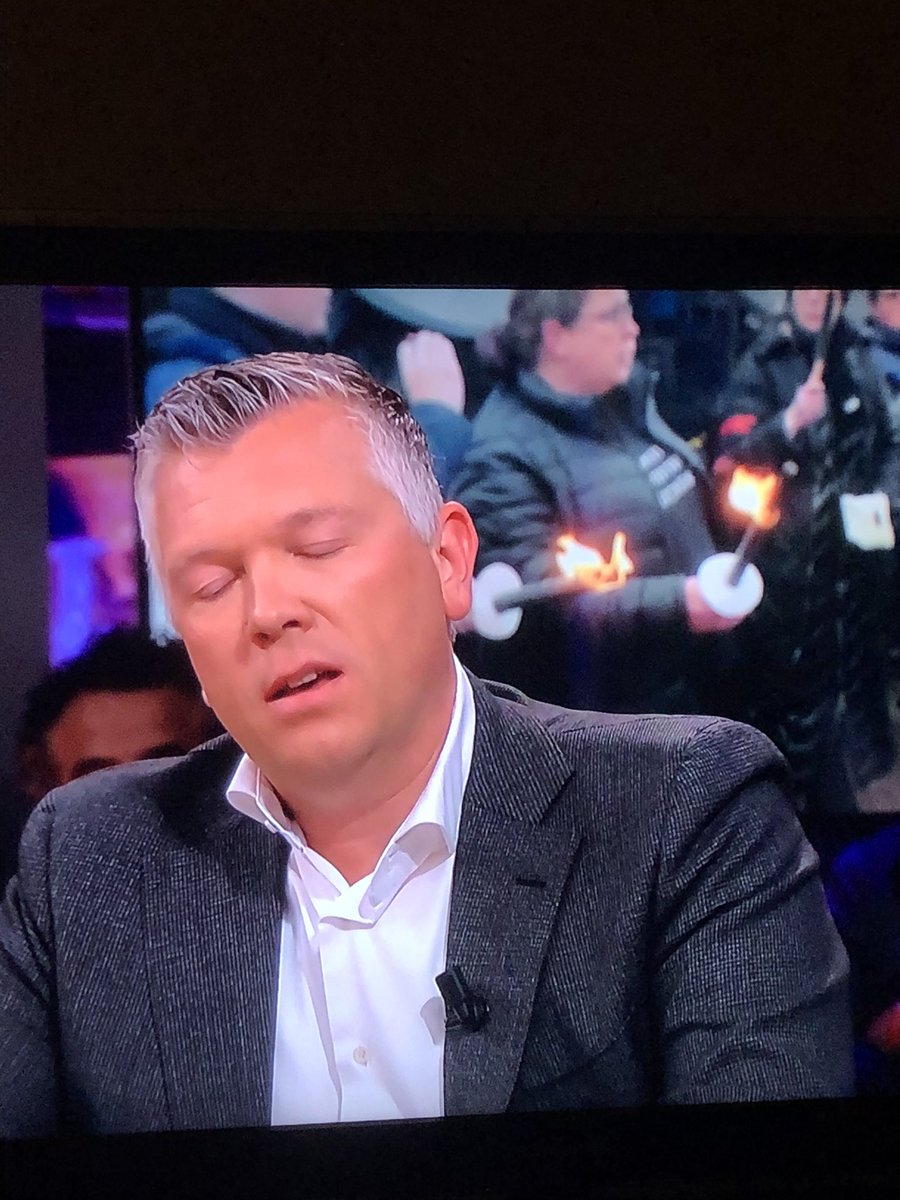 YtheCount's tweet image. Brandende fakkels eng?? Weet je wát pas eng is? Als je kinderen van je worden afgenomen omdat je een schuld hebt vanwege foute berekeningen van de belastingdienst!!