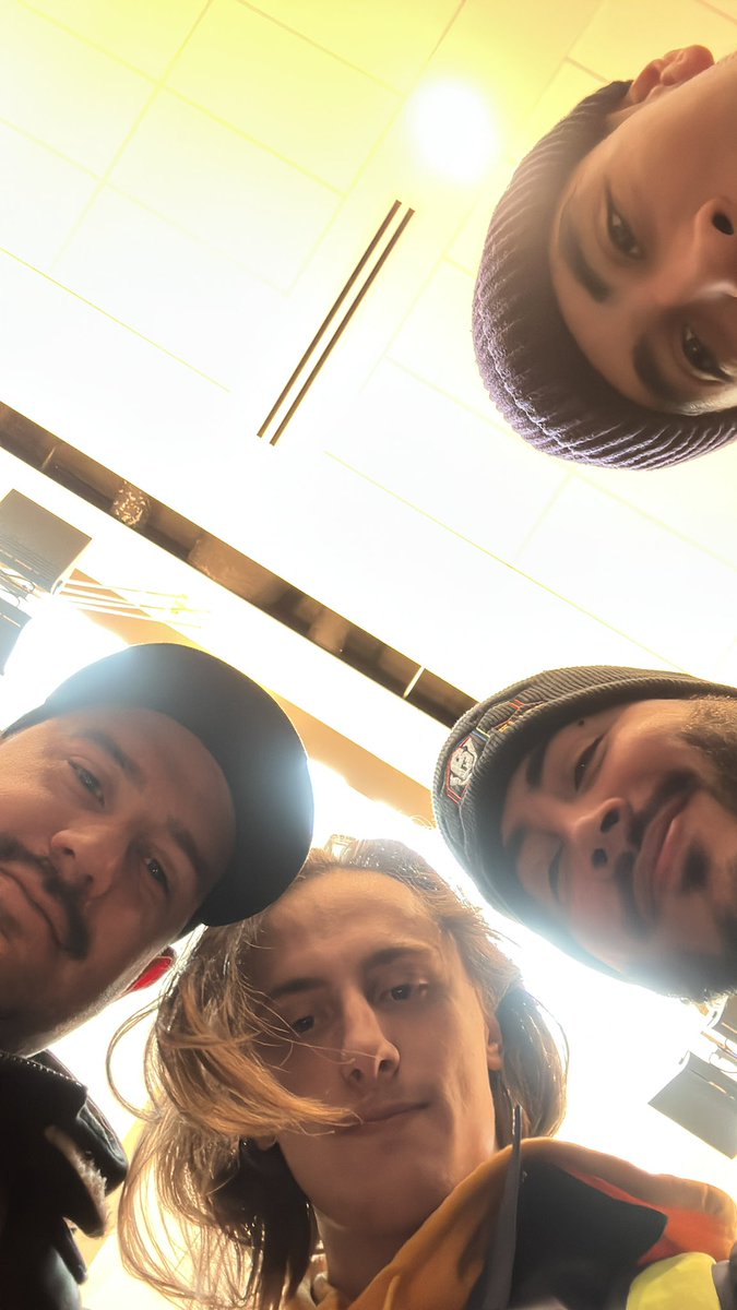 OiMrC1's tweet photo. @will_teh_thrill @mikeyj650 https://t.co/Nv2zY0G886