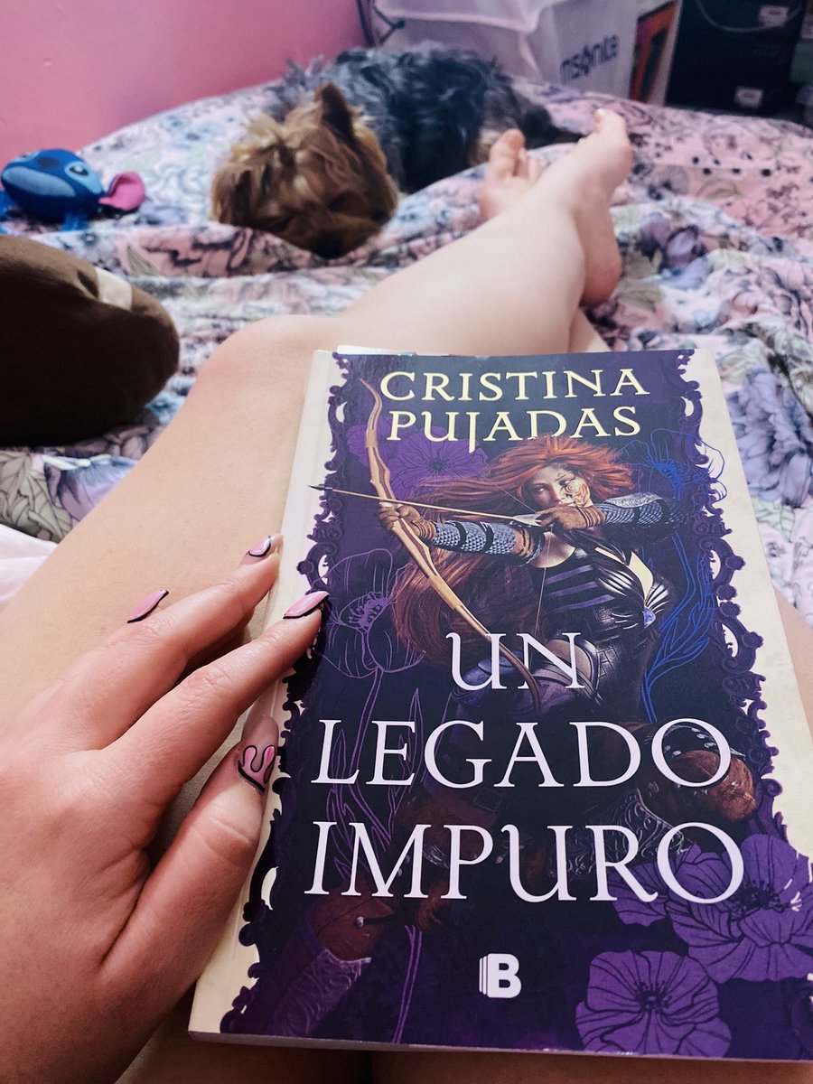 Empezamos la semana con una nueva lectura. Tiene muy buena pinta, y las reseñas son muy buenas la verdad, ya veremos qué tal. 

Acabando el lunes de la mejor manera, feliz semana!💜 

#unlegadoimpuro #cristinapujadas