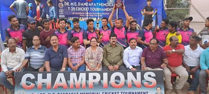 MayorBerhampur's tweet photo. Attended Cricket tournament organized by LEEDS Sporting Club along with MLA Berhampur Shri Bikram Kumar Panda, State Planning Board Member Dr Ramesh Chandra Chaupatnaik, Deputy Mayor Er Vivek Reddy and many others. https://t.co/aB5tvjZCCh