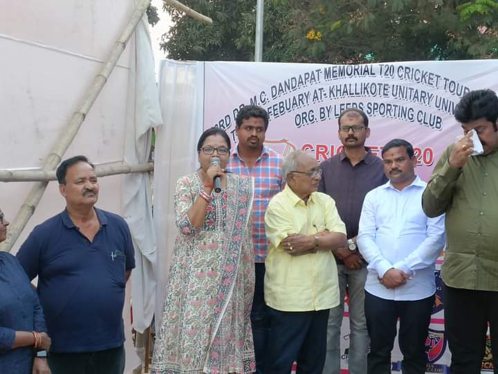 MayorBerhampur's tweet photo. Attended Cricket tournament organized by LEEDS Sporting Club along with MLA Berhampur Shri Bikram Kumar Panda, State Planning Board Member Dr Ramesh Chandra Chaupatnaik, Deputy Mayor Er Vivek Reddy and many others. https://t.co/aB5tvjZCCh