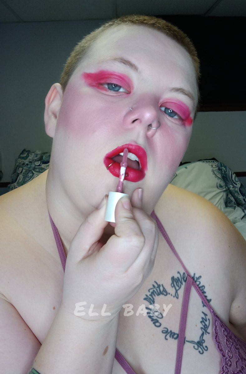 GodexxEllBaby's tweet photo. I want to be sexting https://t.co/VjnAZLwbSU