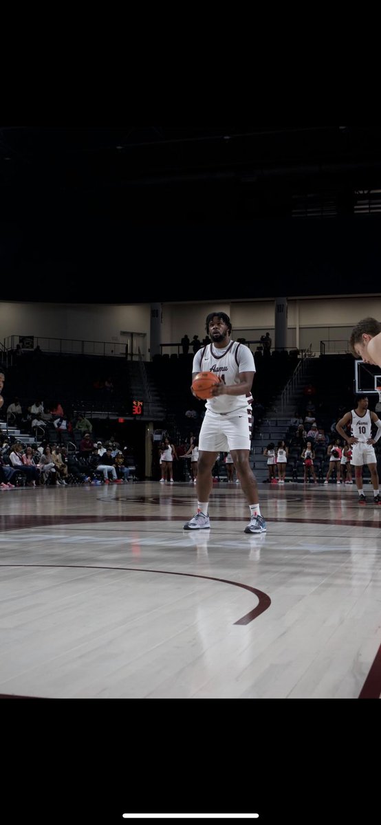 iam_ej34's tweet photo. Senior night 2023 aamu thank you for everything https://t.co/bsjCrpB0ZY