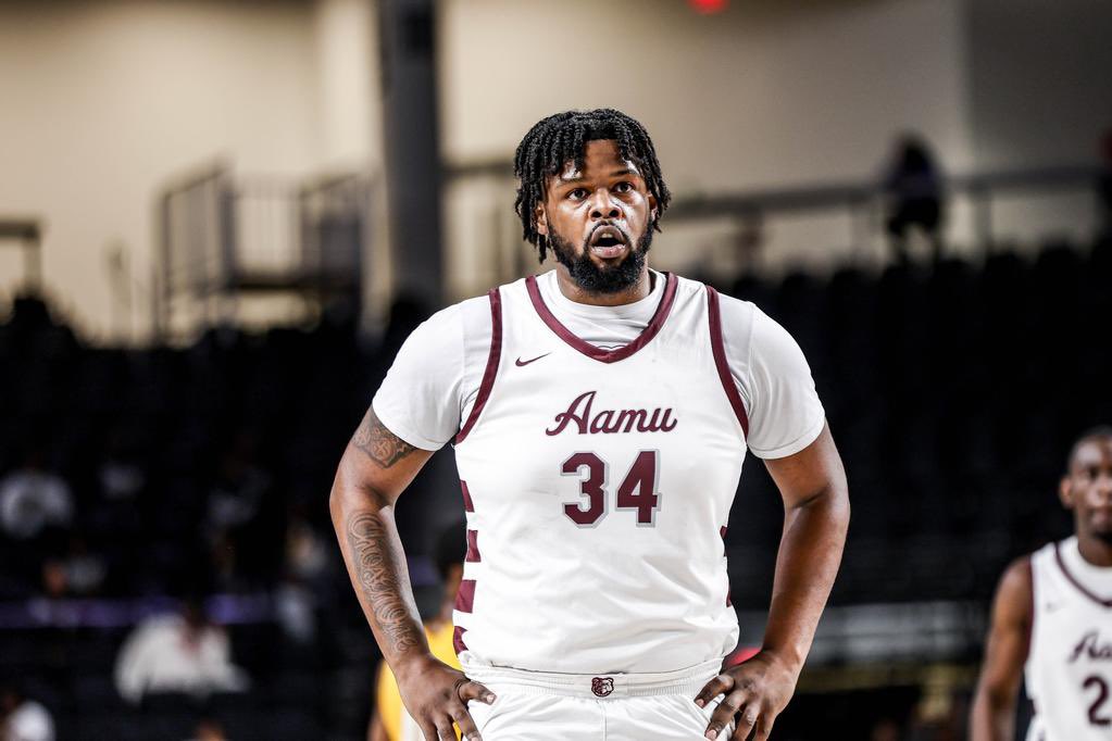 iam_ej34's tweet photo. Senior night 2023 aamu thank you for everything https://t.co/bsjCrpB0ZY