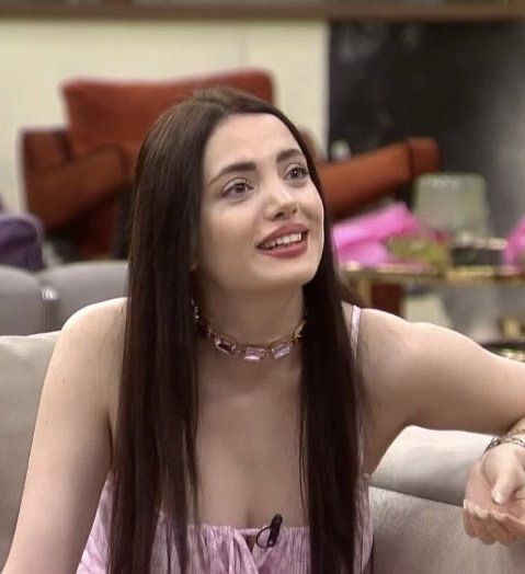 MrsPayasli's tweet photo. Bence kadınlar hep güldürülmeli 🫀
@elifnuryeel #ElifNurYel #kismetseolur #kismetseoluraskingucu #ENFC https://t.co/rWn3cmgsuV