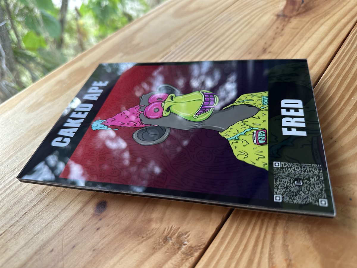 NFTSupplyCo's tweet photo. Have you seen the Acrylic Minis? 👀 
Print your NFT in style 💪 
https://t.co/aamSaRbC7I https://t.co/NLHZGKnd99