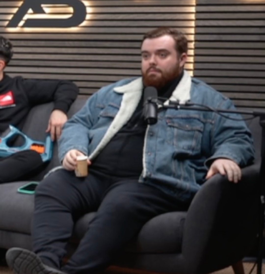 #AfterKings7 cena navideña y los terrenos de quienes son?
Yo: