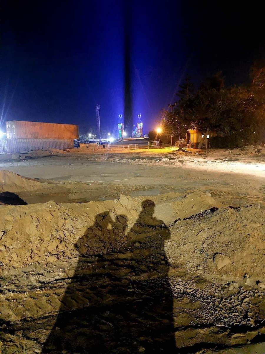 اضاءة تسبب الذعر في سماء الاسكندرية.. اتضح لاحقًا أنها من افتتاح مطعم.