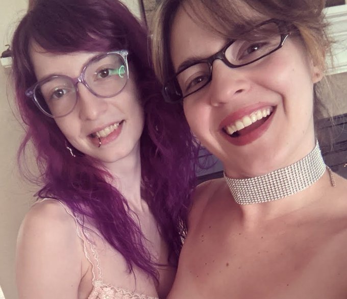 I'll be online with one of my favorite hotties @TawneyDarling today! Come play with us 😝 https://t.co/ddgV3lyV0x