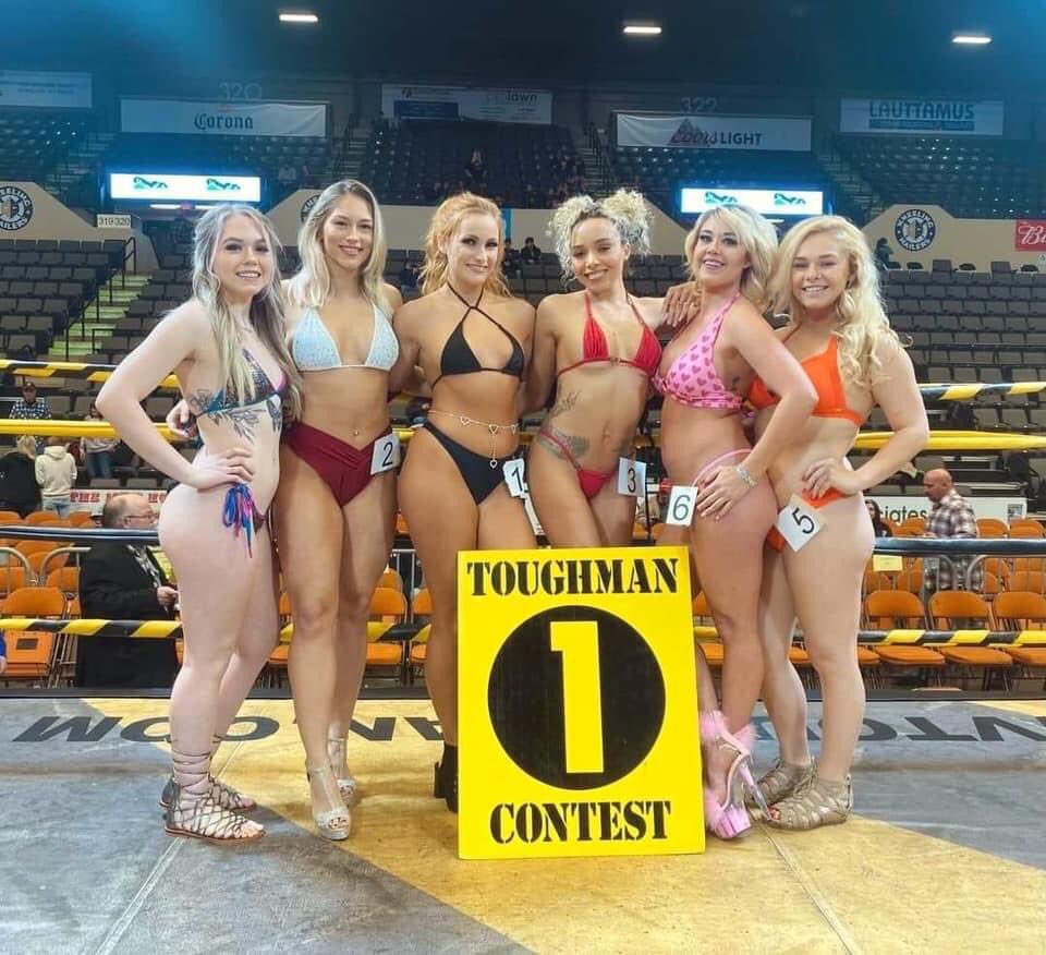 n73dog's tweet photo. The toughman contest Ring Girls 🥊 https://t.co/BB9bIm86nm
