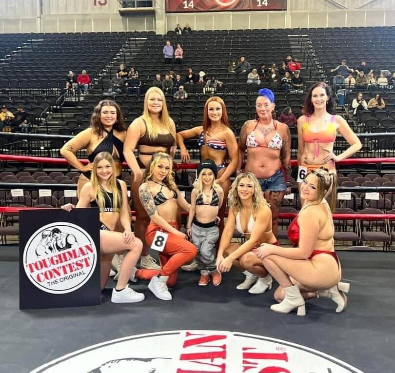 n73dog's tweet photo. The toughman contest Ring Girls 🥊 https://t.co/BB9bIm86nm