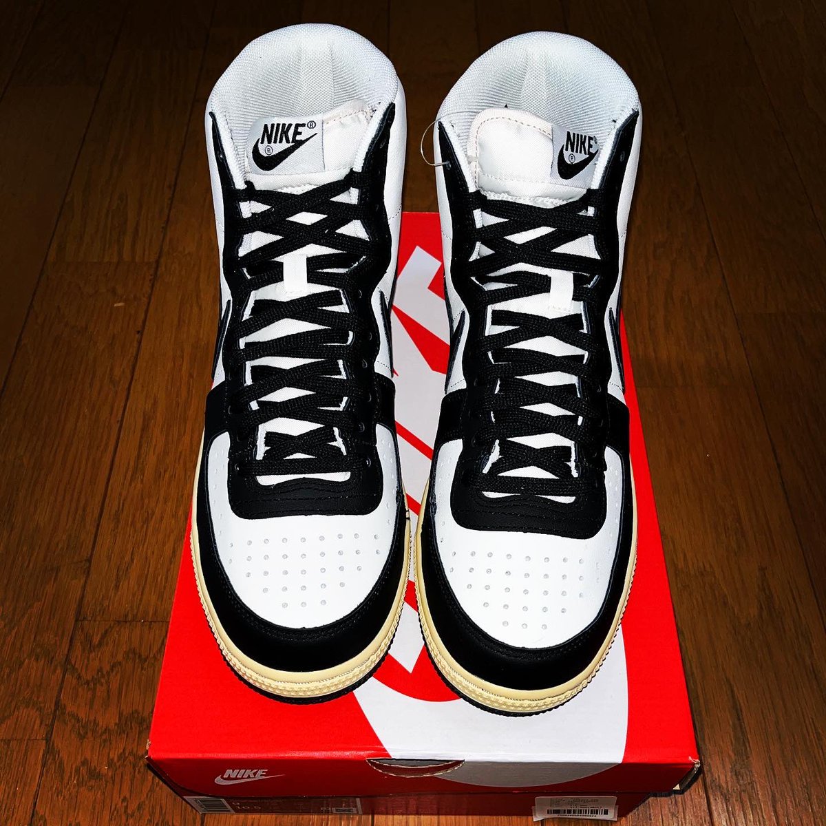 sneakermafia777's tweet photo. Nike Terminator High Black and Phantom GOT’EM👟✨

@nike 👑

#nike 
#terminatorhigh 
#blackandphantom 
#still 
#SNKRSKickCheck #snkrskickcheckjp #yesnike 
#kickstagram #igkicks #igsneaker #snkrpic
#sneakerhead #sneakergram #kickstagram https://t.co/XKVkI5wmWZ