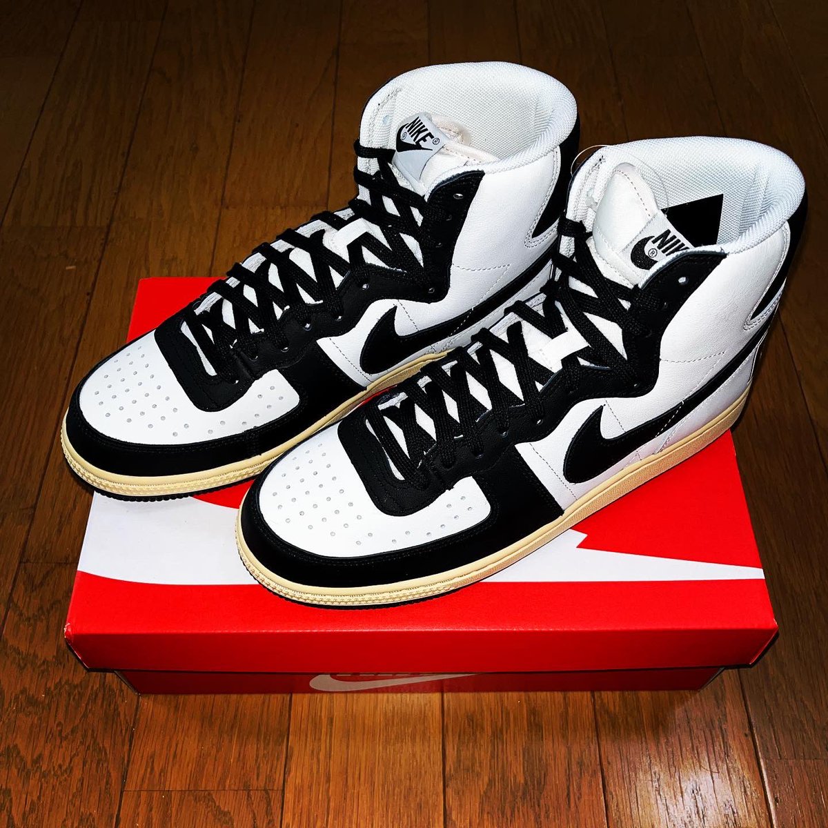 sneakermafia777's tweet photo. Nike Terminator High Black and Phantom GOT’EM👟✨

@nike 👑

#nike 
#terminatorhigh 
#blackandphantom 
#still 
#SNKRSKickCheck #snkrskickcheckjp #yesnike 
#kickstagram #igkicks #igsneaker #snkrpic
#sneakerhead #sneakergram #kickstagram https://t.co/XKVkI5wmWZ