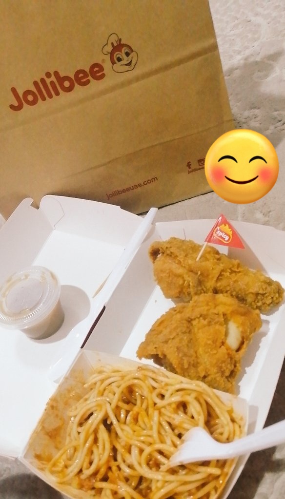 HasnahDiary's tweet photo. Jollibee 😍😍 #jolibee #manarmall #manarmall_rak_uae https://t.co/erWFBVytrg