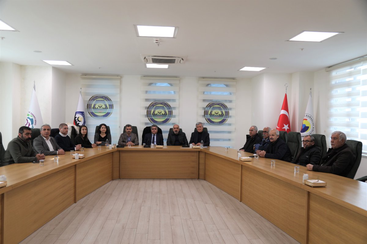 tdk_tevger's tweet photo. TDK-TEVGER, PSK û PAKê Seredana Platforma Parastin û Piştgirîyê ya Bajarê Dîyarbekirê Kir/ PAK, PSK ve TDK- TEVGER Diyarbakır Kent Koruma ve Dayanışma Platformu’nu Ziyaret Etti https://t.co/tvoGYOei2e