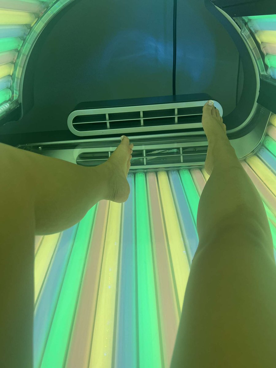 goddess A on Twitter "My sunbeds are £53 who’s funding my tan"