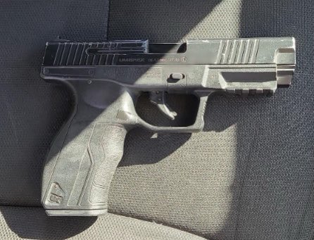 (1/2) Deputies responded to a call of a male brandishing a firearm during a road rage incident in Canyon Country. During a search of the suspect’s car, they located a replica firearm used. The male was arrested for brandishing a replica firearm in a threatening manner &amp; more.