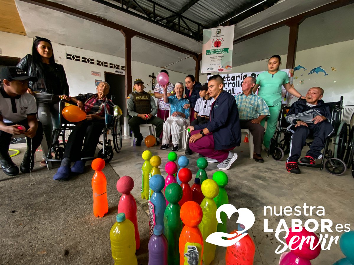 alcaldiadeisnos's tweet photo. La Secretaría de Desarrollo Económico y Social de la #AlcaldíaDeIsnos y la Policía Cívica, realizaron un trabajo con nuestro Adultos Mayores del Centro Vida, con el fin de promover hábitos saludables. Fue un encuentro con actividad física, danza y muchas sonrisas. ❤️🧓👴#Isnos https://t.co/4ATtVdEWQI