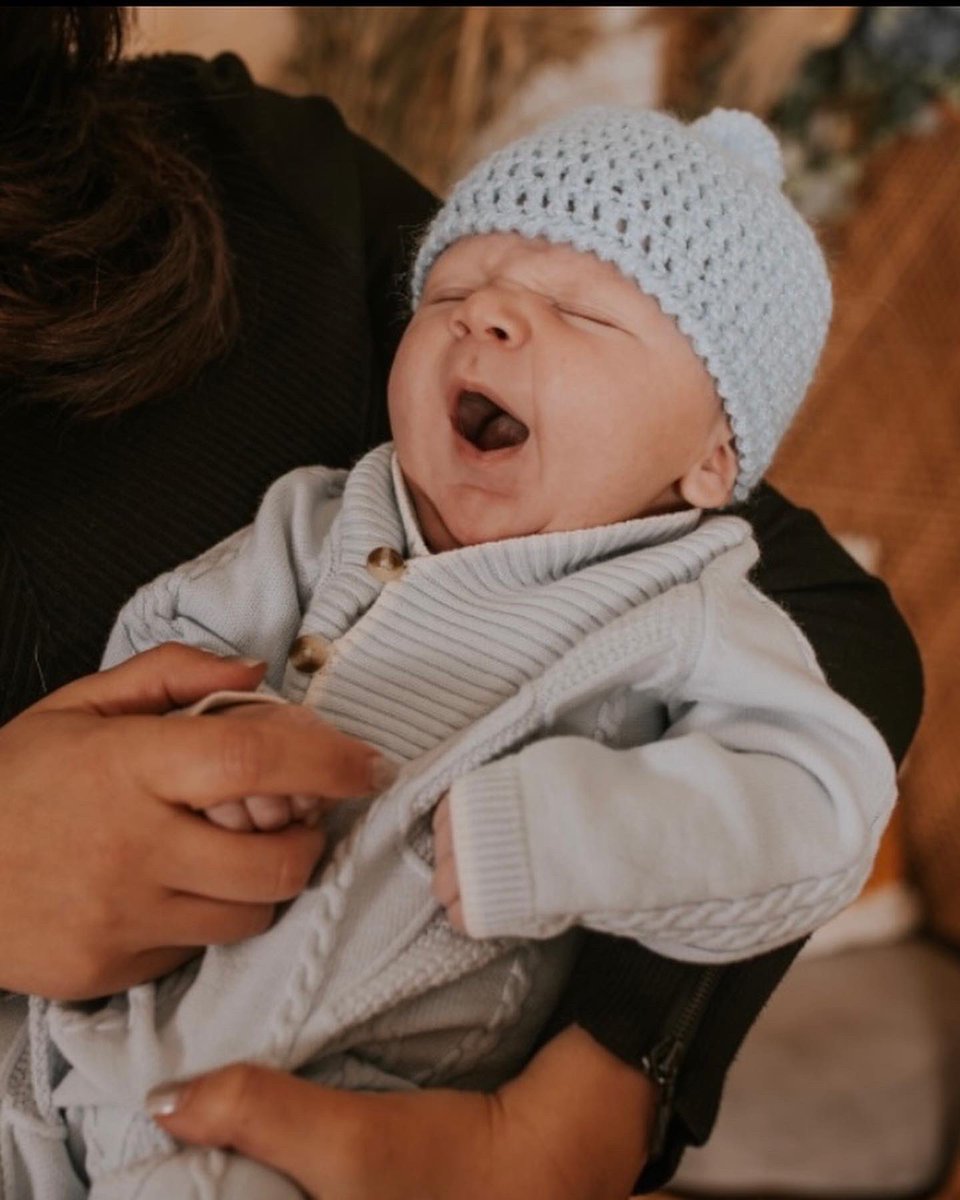 Happy 3 months to Leo Maximus! (This mommy &amp; me “photo shoot” was taken while he was only 2 months old.) Of course, he is bigger &amp; knows how to smile now. ❤️

(Lyn Michael Photography)
