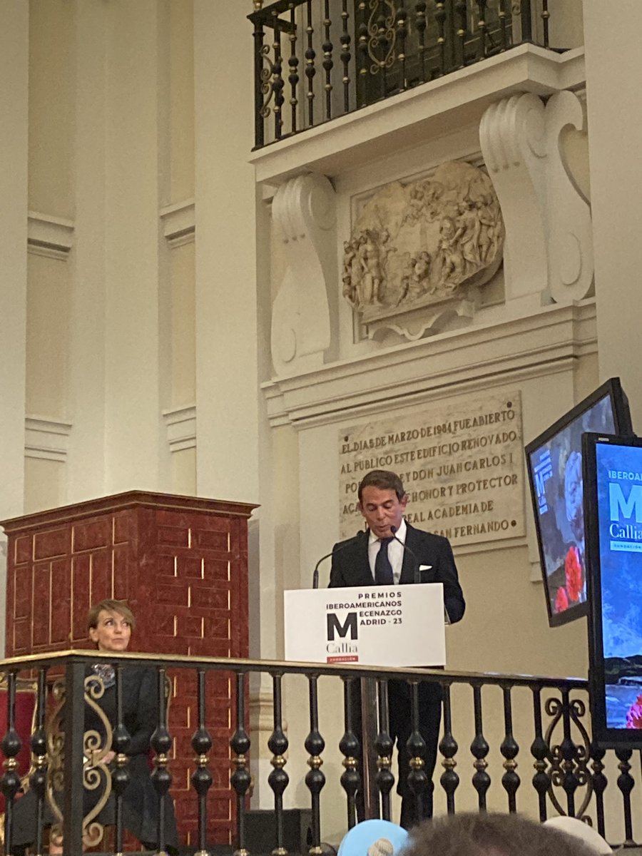 SM la #ReinaSofia entrega los #PremiosIberoamericanosDeMecenazgo en <a href="/rabasf/">Academia S. Fernando</a> a <a href="/PSandretto/">Patrizia Sandretto</a> y <a href="/Eugenio92370408/">Eugenio Lopez Alonso</a> . Enhorabuena!