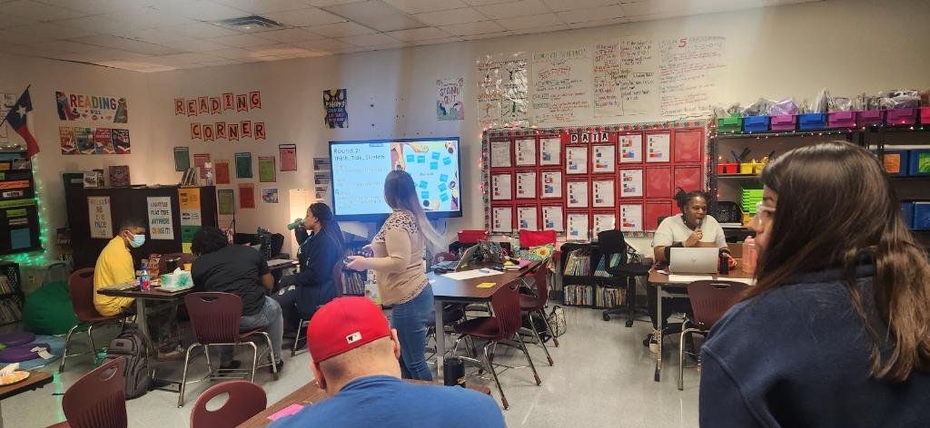 Stephanie Woodman tweet media