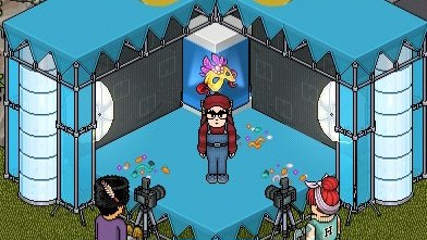 luisaB98_IT's tweet photo. @HabboItalia #HabboCarnevale2023
 luisaB98 ✨️ https://t.co/68MD4EZUZk