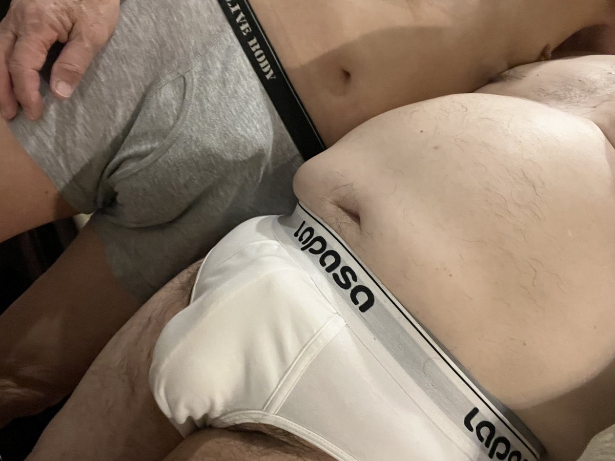 tatuhikodebu's tweet photo. 駒健で逢ったS凸の歳上さんとホテルでムフフ！待ち合わせは鶯谷駅なんだけど時間があるので何時もの駅蕎麦で腹ごなし。お父ちゃんと呼んでるけど75歳なのにカマグラの仕業でメッチャ元気！サービスタイムを利用してタップリと悪戯され凸られます。(^^) https://t.co/r5yFUf0KqI