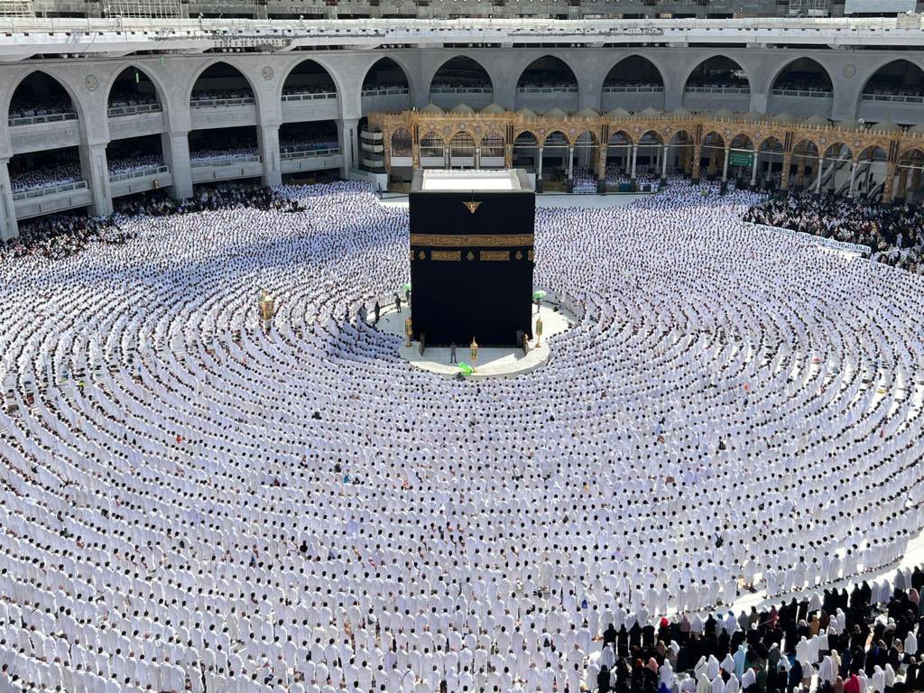 6witi's tweet photo. 1شعبان
لم يعُد بيننا وبين شهر رمضان
إلا أيام قليلة
يارب بلغنا سماع التراويح ودعوات المصلين ودموع الخاشعين وختم القران ، اللهم بلغنا رمضان ومن نحب ونحن في أحسن حال https://t.co/5D9tSdbZyG