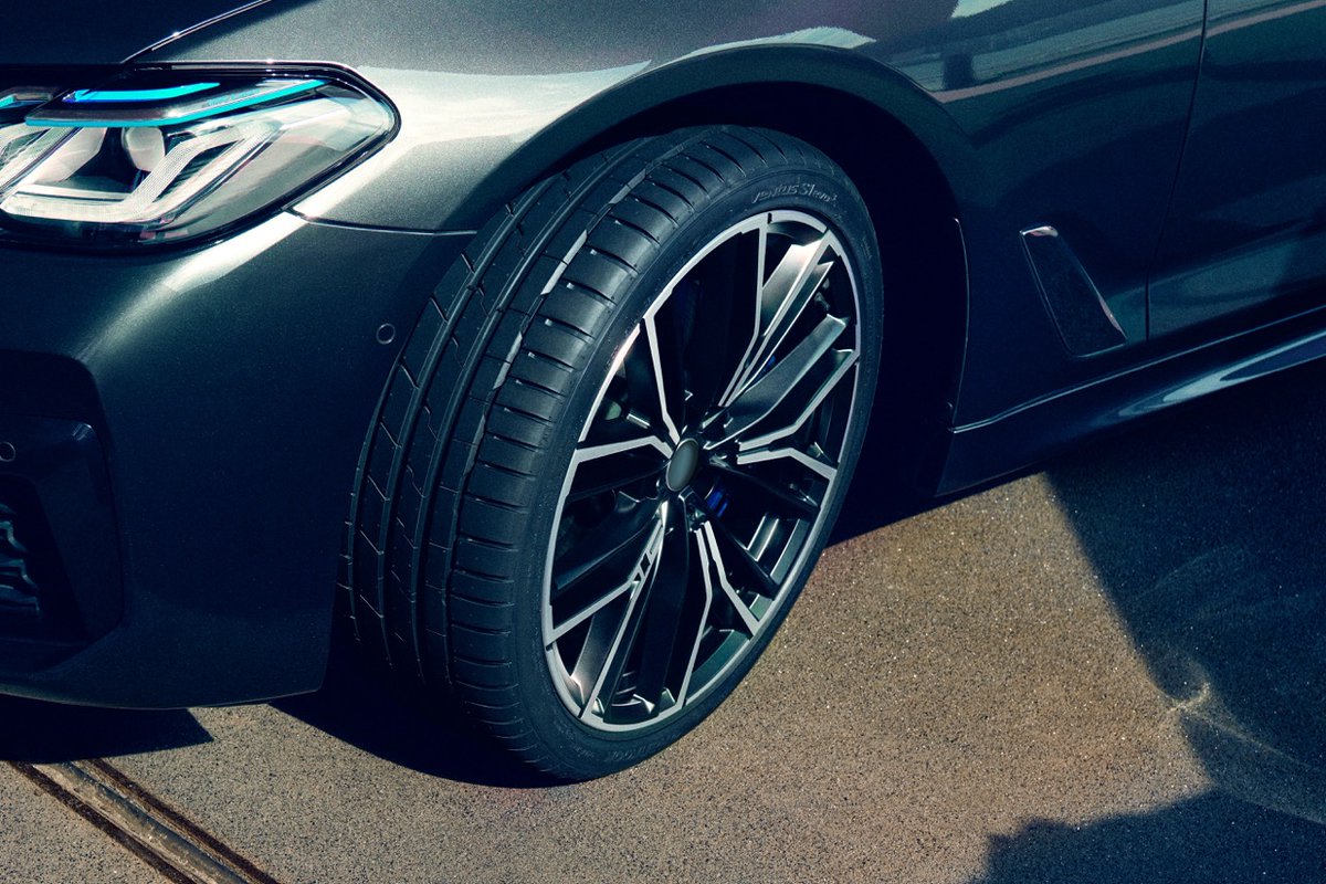 CorreaTire's tweet photo. Hankook Ventus S1 evo 3 wins braking distance test at Europe's largest summer tire test conducted by automobile magazine Auto Bild https://t.co/tghUi9Wmtj