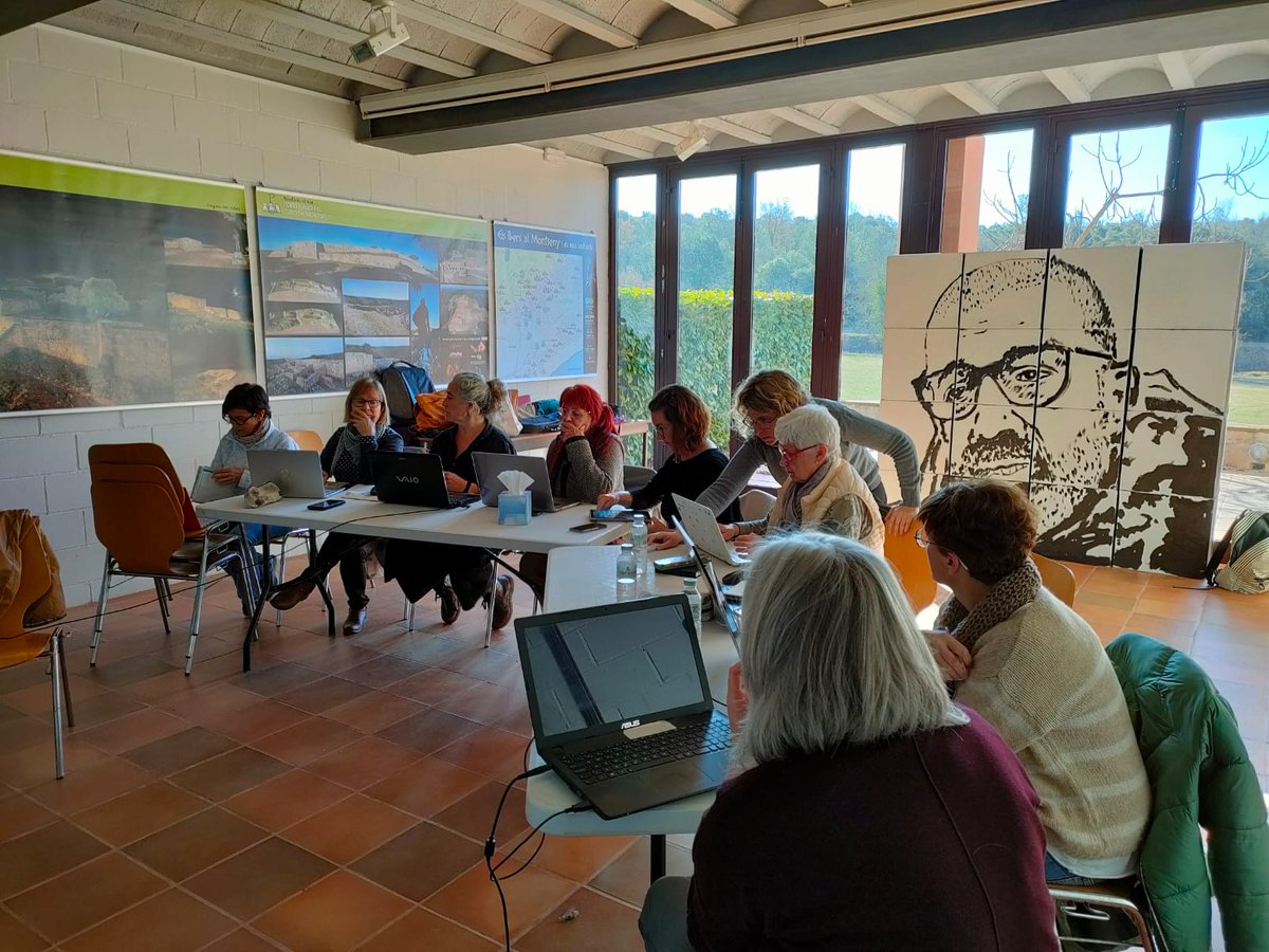 AjElBrull's tweet photo. Sessió de treball de l'associació Arremangades, dones del #Montseny, a la seva seu #ElBrull

▶️ https://t.co/0ps7xwIeEE https://t.co/a0HQARO6Wl