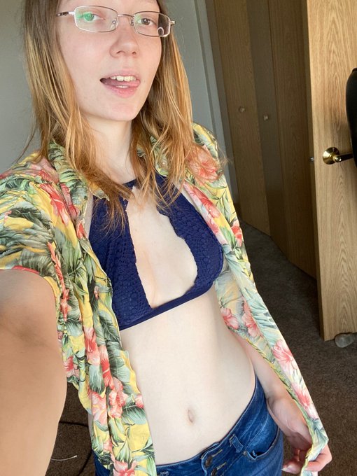 Time for some gaming ✌🏻  Thinking Hades, OSRS or Witcher 3  #selfie #ALLNATURAL #boobs #CleavageForDays<a href="/tag/lingerie"class="tags"><span>#lingerie</span></a><a href="/tag/selfie"class="tags"><span>#selfie</span></a><a href="/tag/jeans"class="tags"><span>#jeans</span></a><a href="/tag/model"class="tags"><span>#model</span></a><a href="/tag/allnatural"class="tags"><span>#allnatural</span></a><a href="/tag/ootd"class="tags"><span>#ootd</span></a>