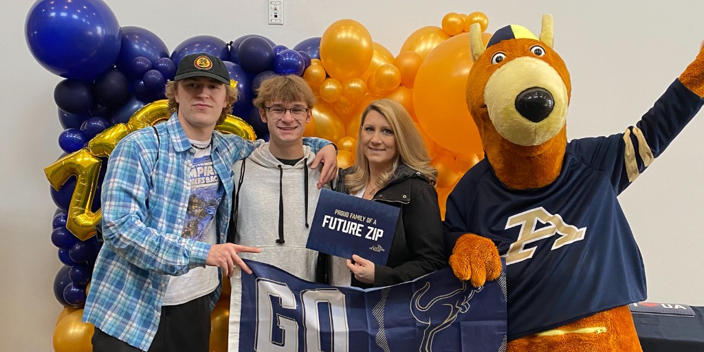 uakronadmission's tweet photo. We had a great time with our #FutureZips at our Future Zips Day, today! 💙🦘
Check out some of our highlights! 📸

Once you confirm your enrollment you will receive your own UA flag that was designed just for you! Confirm your enrollment to @uakron at ➡️ https://t.co/EOc1r8akWp https://t.co/pyjOFWiKBd