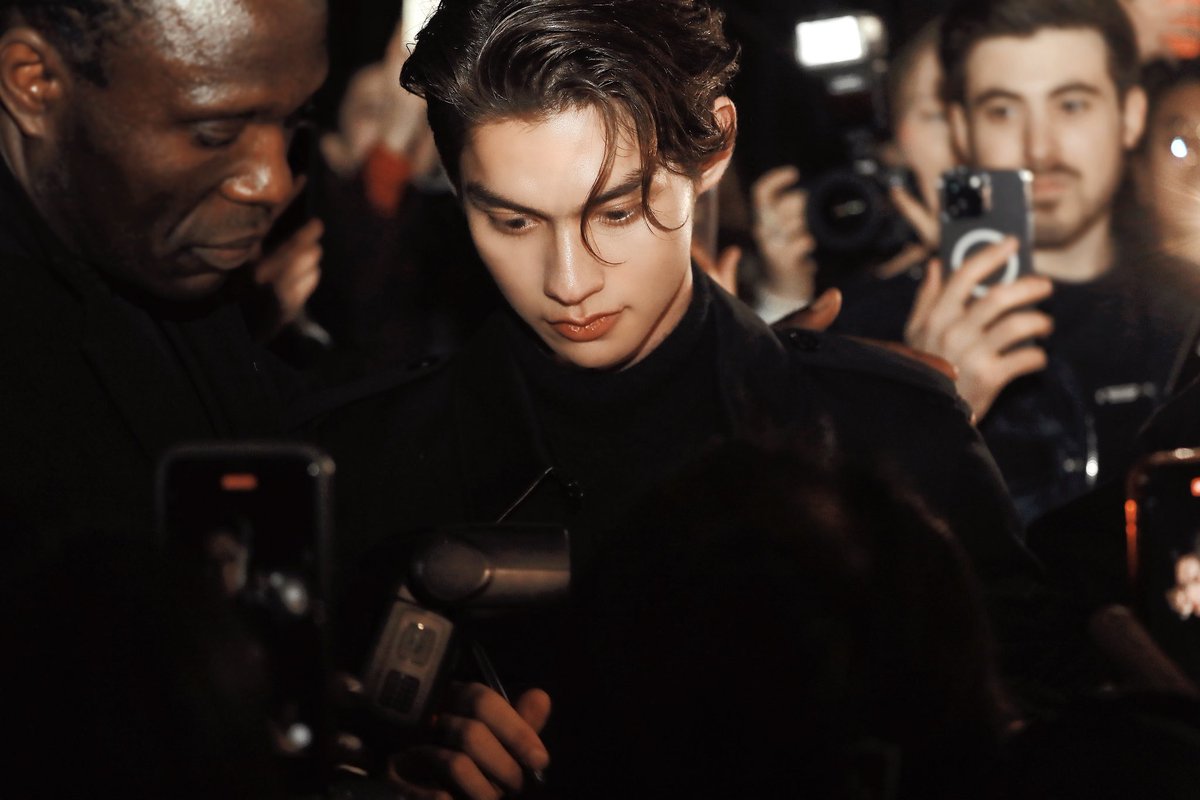 AnnaVincent223's tweet photo. #BurberryAW23
#BurberryAW23xBright
#BurberryxBright
#bbrightvc @bbrightvc 
@Burberry #Burberry
🌌🌃 https://t.co/5EmQhxhDVs