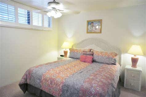 🌴 #Hawaii Vacations Rental: Sea Village 3210 

This one-bedroom, one-bath condo is located in the oceanfront Sea Village complex. It's a mile south of downtown Kona along Alii Drive.  
Learn more: ow.ly/mjgJ50MTt6X