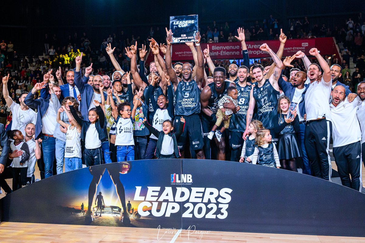 LeadersCup Champions! 🏆🎉✌🏻
Gros travail d’équipe durant ces 3 jours de compétition 👏🏻💪🏻 
#TeamASVEL ⚫️⚪️ <a href="/LDLCASVEL/">LDLC ASVEL</a>