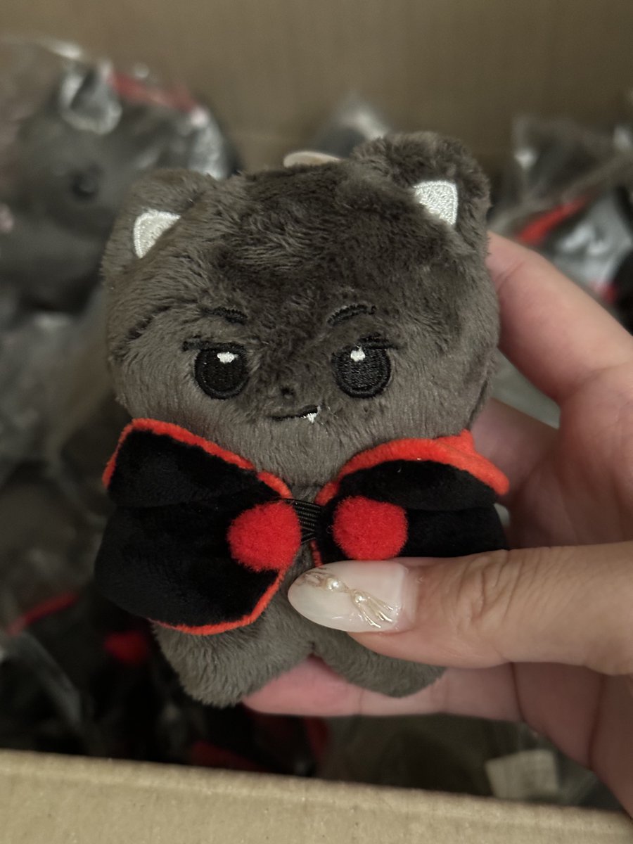 yyangGOs's tweet photo. #yyarrive β₯ο½₯β’ @jjongkyulla πββ¬
jjongkyulla is so cute! also if you bought the set (doll + cape), youβll also receive a notepad and stickers! https://t.co/rpr0miN5dR