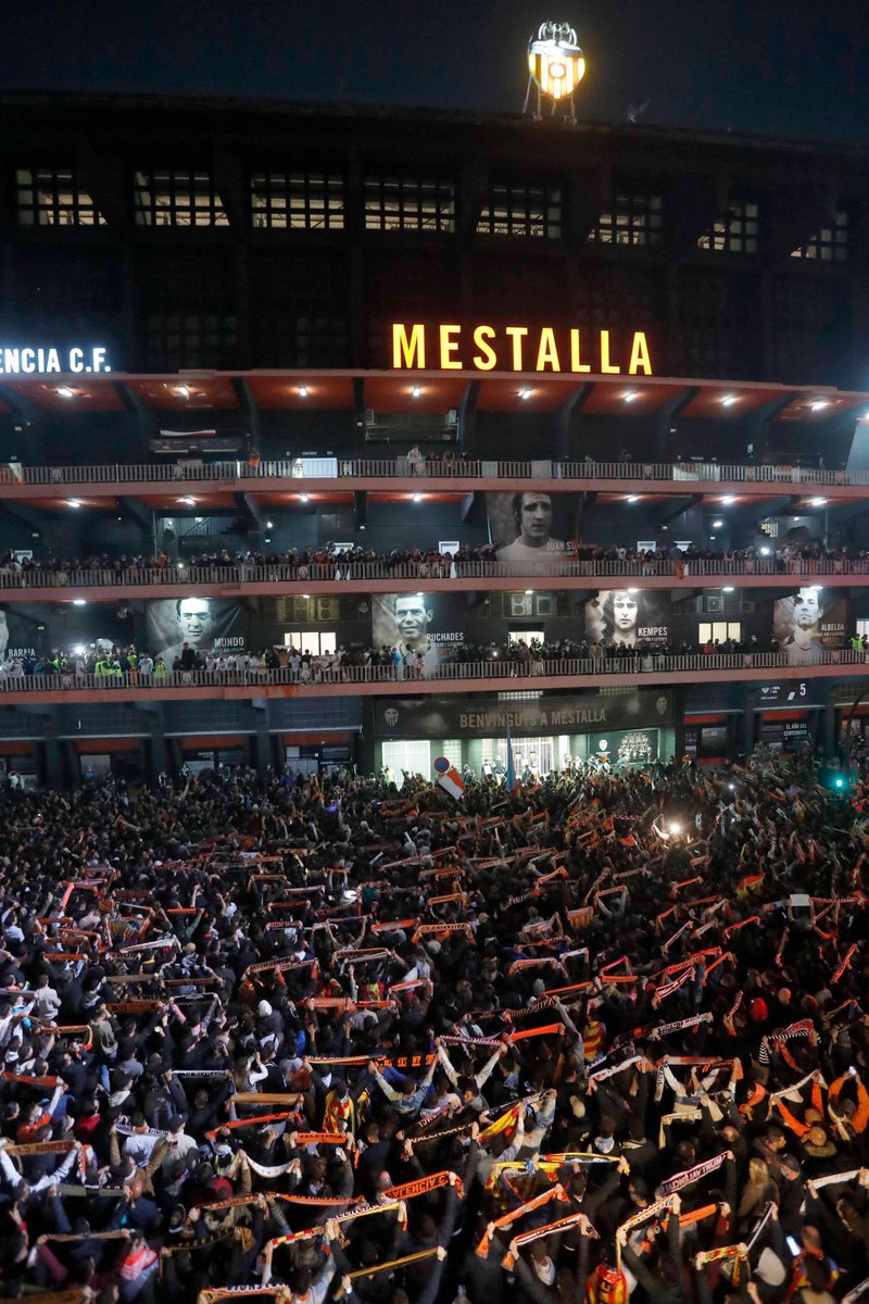 marisa_VLC's tweet photo. Final del partido 1-0 Esto tiene muy mala pinta. Un equipo sin ideas y hundidos. Solo un milagro nos pueden salvar. AMUNT!!! https://t.co/QVZCuGiBLa