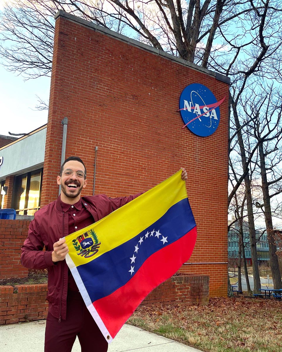 Este año me uní al equipo de artistas y científicos que comunican la misión espacial ICESat-2, un satélite que nos ayuda a entender el deshielo y su impacto global. Feliz y agradecido con <a href="/NASA/">NASA</a> por confiar en <a href="/SCADdotedu/">SCAD</a> y nuestra pasión por crear!