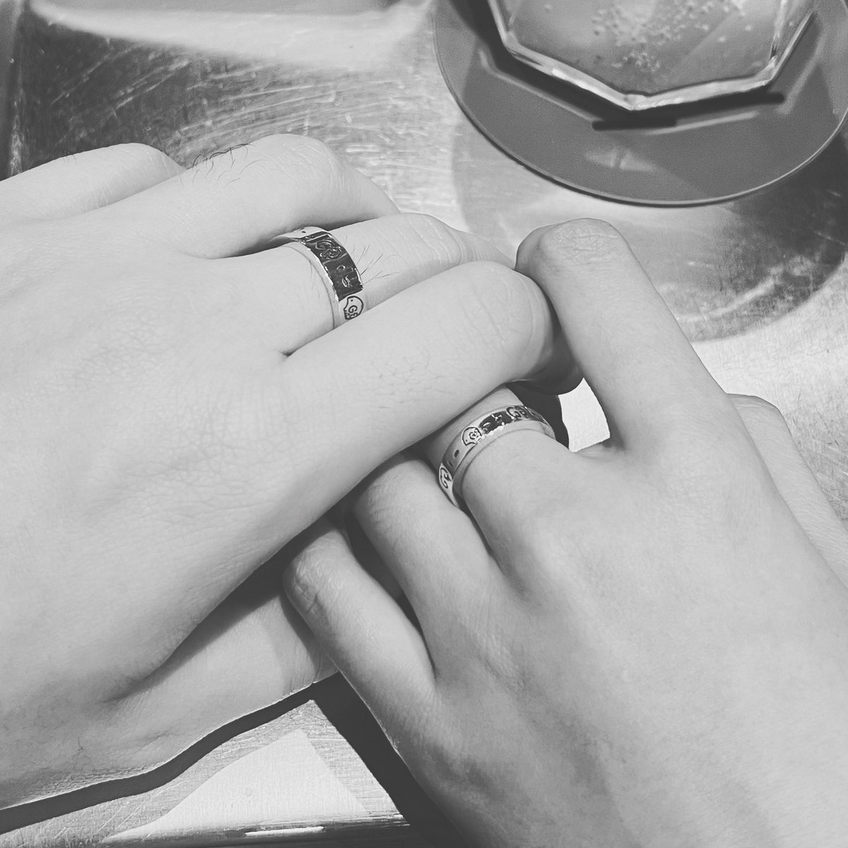 Kim_Parkye's tweet photo. 因为原生家庭，慢慢地��相信爱情，也没有体验过普通人美好的家庭生活。有了姐姐之后，第一次感受到可以有一个人倾听你的诉说，可以有人照顾你的感受，可以无条件的对你好。
有姐姐真好，姐姐让我重新相信爱情，让我感受到家的感觉！爱姐姐！毕业就跟姐姐结婚！ https://t.co/21tqeIkP8c