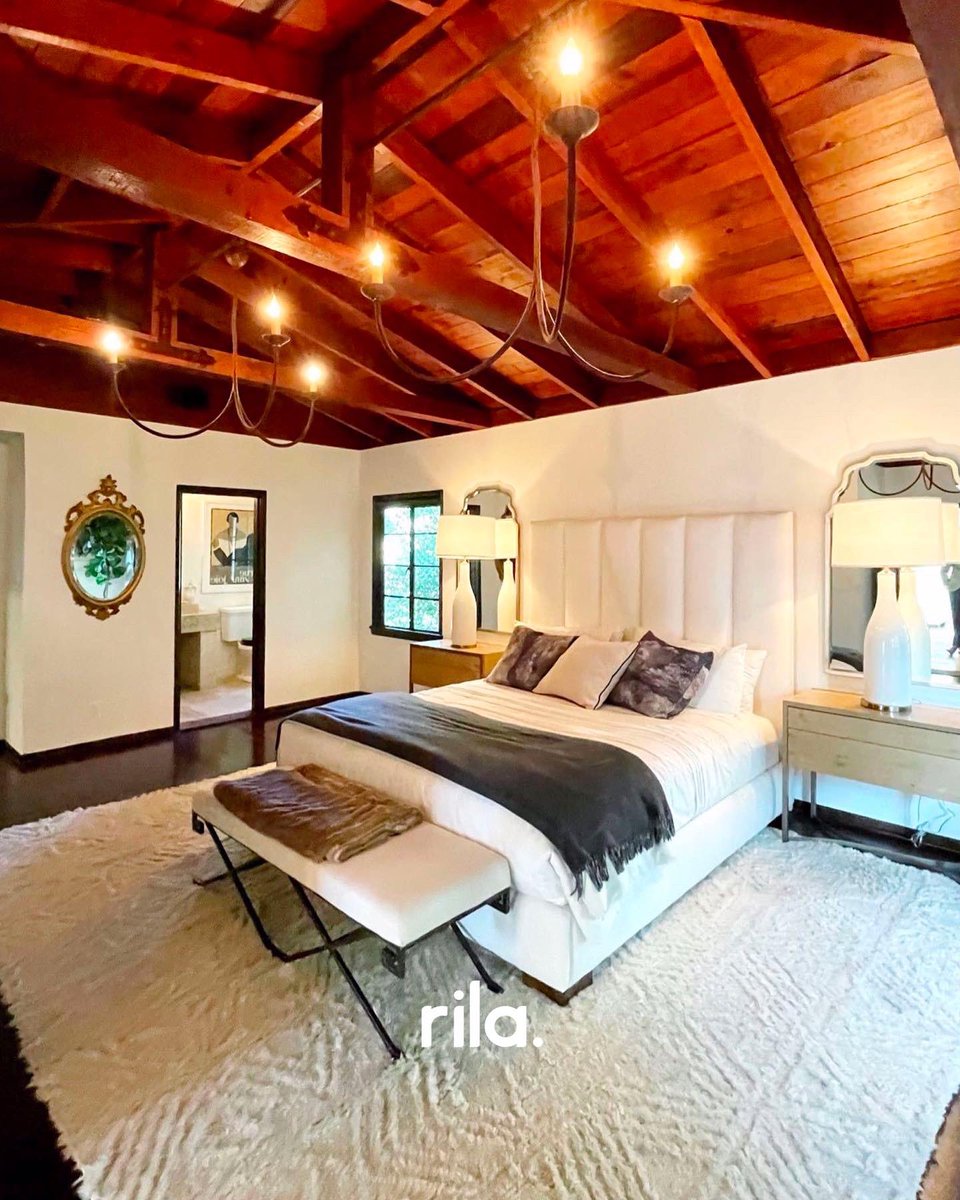 RilaApp's tweet photo. Would you vibe with this bedroom? 

Mark it as a “Fit” if it matches your style, or “Not for Me” if it doesn’t - only on the Rila app.✅ https://t.co/k7N6xcOXvA