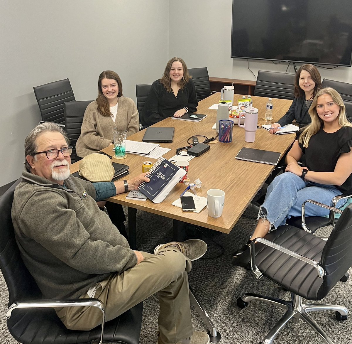 mcneelybrockman's tweet photo. Today, #TeamMBPR participated in a PR writing workshop hosted by our friend, Roger Shirley. Thank you Roger for spending the afternoon with us and challenging us to become better writers! https://t.co/BzmCxuX0PK