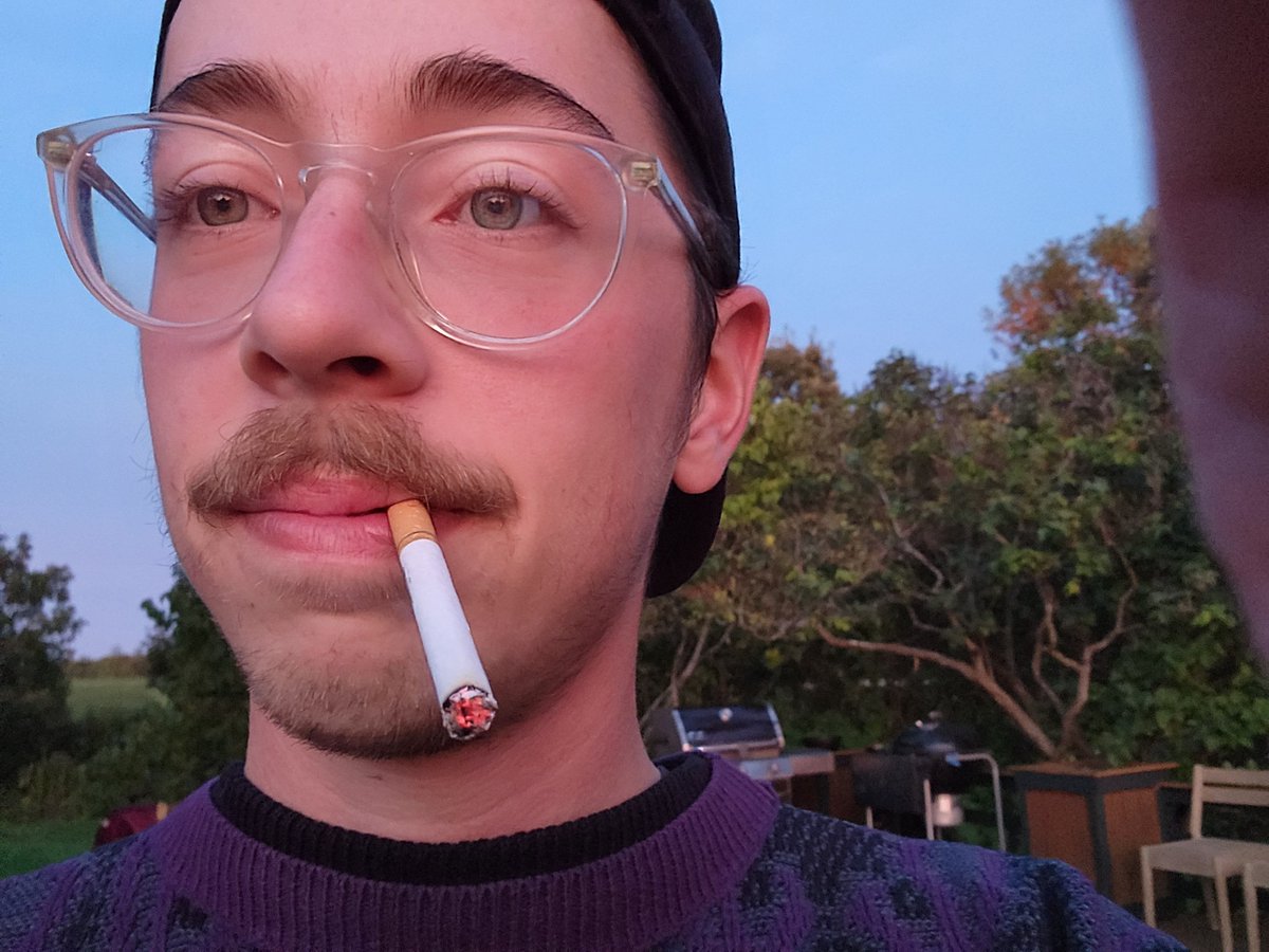 MDStatePolice's tweet photo. i get money and weed like all day/
u aint chobani youre more like fage https://t.co/5w49fn0uGC