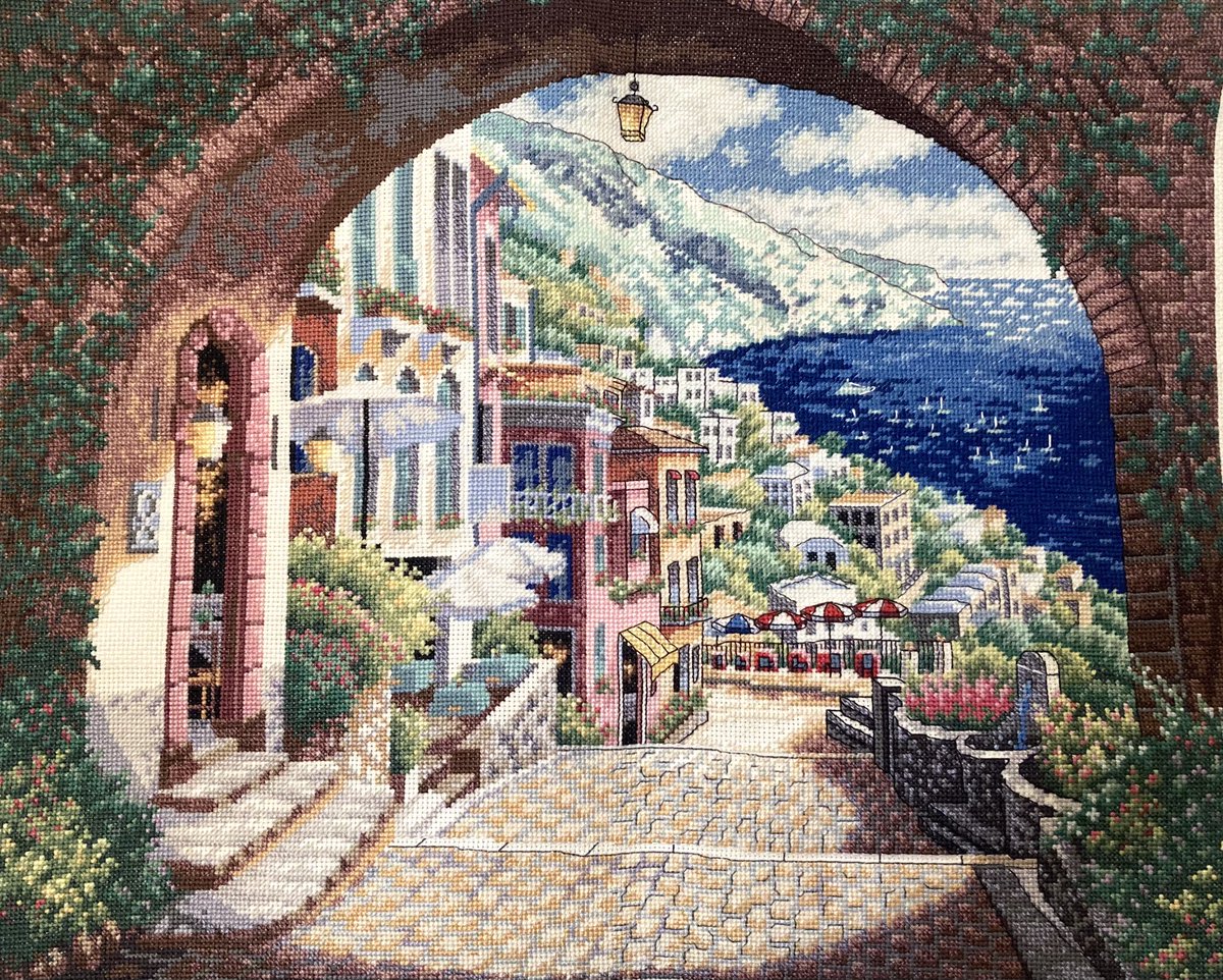 chifutoge_yu's tweet photo. バックステッチ、右半分が終わった🥰けっこう大変💦

［DIMENTIONS］
Costal View, 18ct, 50colors w270×h216

#クロスステッチ #クロスステッチ途中経過 #DIMENTION https://t.co/caxmsGEwfY