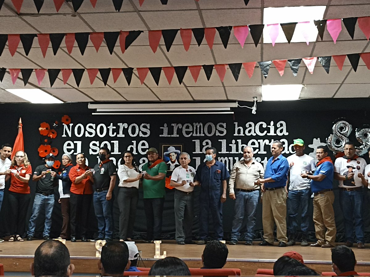 MasayitaElita's tweet photo. En conmemoración del 89 aniversario del asesinato cobarde a Sandino, militantes de la Universidad Nacional Agraria reciben su militancia https://t.co/VkdWwDpIS5